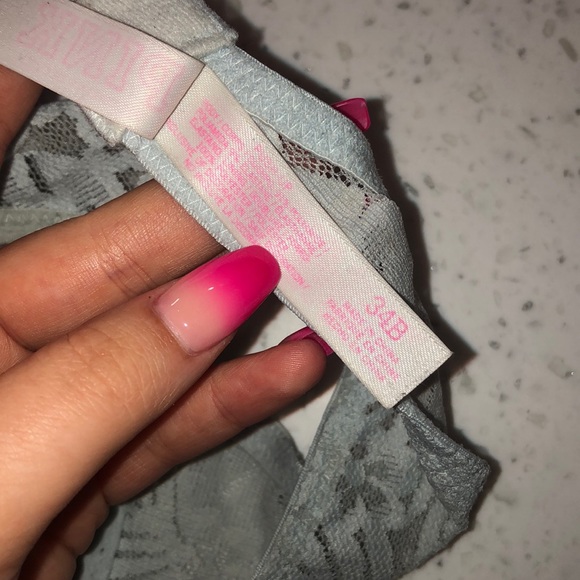 PINK Victoria’s Secret Lace-Racerback Push-Up 34B - Picture 2 of 2